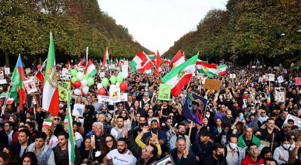 Iran Protests Ignite Massive Solidarity Rallies In The U S And Europe