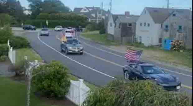 Massive Pro-Trump Car Parade Takes Over New Hampshire Seacoast Following Arrest