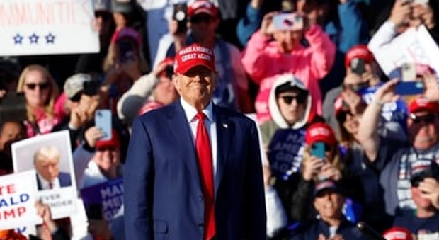 Trump Draws 100,000 Crowd at Rally in Deep Blue State