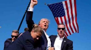 Major News Editor Tells Media to Bury Iconic Trump Photo: 'It's Dangerous'